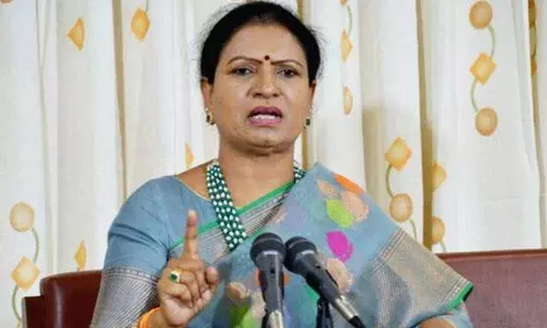 DK Aruna Slams TRS government