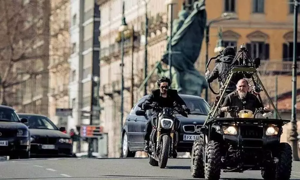 Ravi Teja Does Bike Stunts in Italy for Khiladi Movie