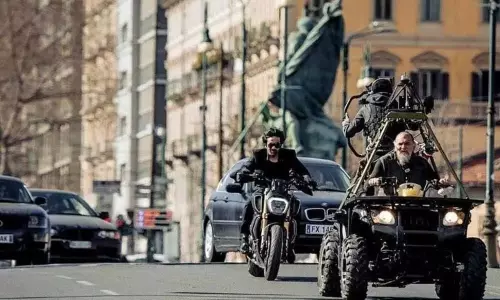 Ravi Teja Does Bike Stunts in Italy for Khiladi Movie Ravi Teja Does Bike Stunts in Italy for Khiladi Movie