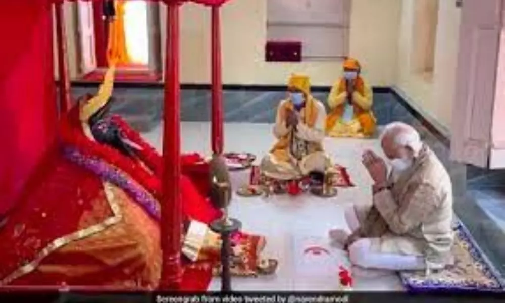 Modi Offers Prayers at Jeshoreshwari Kali Temple in Ishwaripur