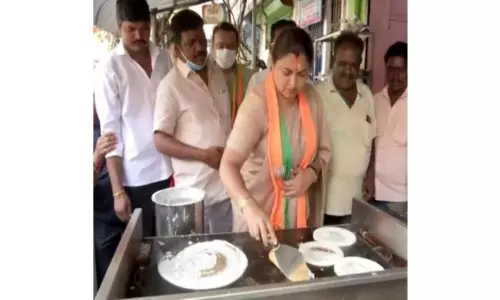 Tamilnadu: ఖుష్బూ దోశ.. స్మృతి ఇరానీ దాండియా