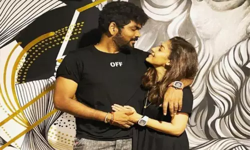 Nayanthara- Vignesh Shivan Romantic Photo Viral