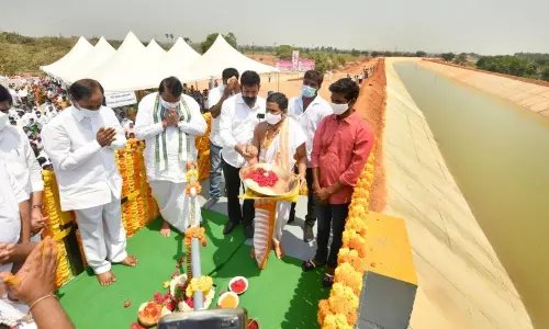 CM KCR Released Godavari water into Haldi Vagu