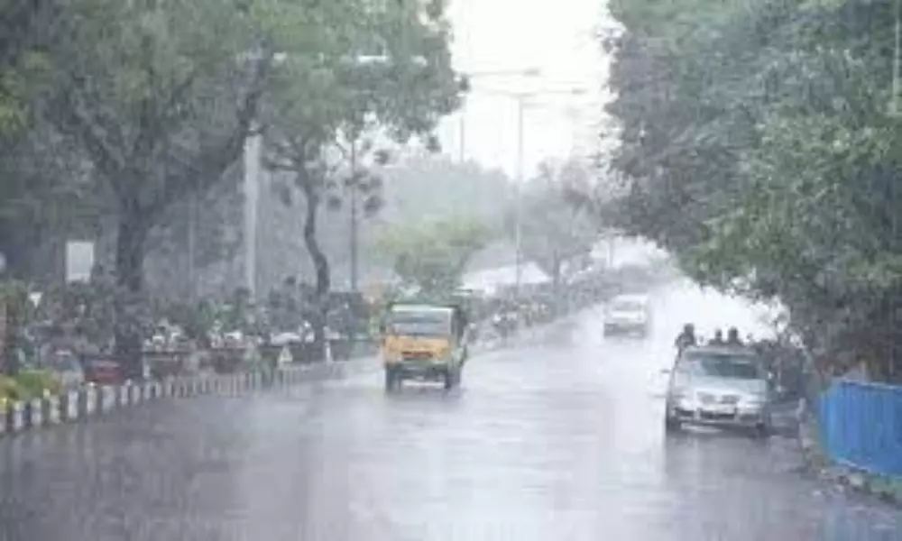 Rain With Thunder in Many Parts of Telangana