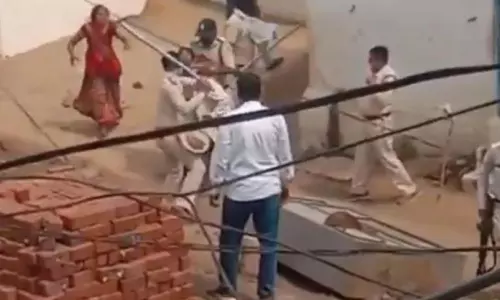 Madhya Pradesh Police Beaten a 20 Years Covid Patient