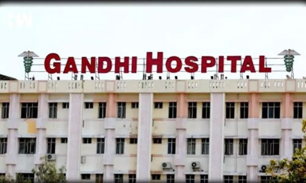 Gandhi Hospital: హైదరాబాద్ గాంధీకి పది నిమిషాలకో కరోనా పేషెంట్
