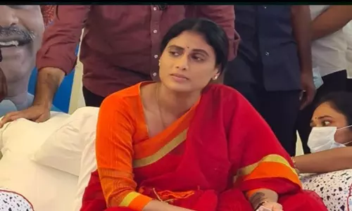 YS Sharmila Ends 72-Hour Hunger Strike | Telangana Job Notifications YS Sharmila Ends 72-Hour Hunger Strike | Telangana Job Notifications