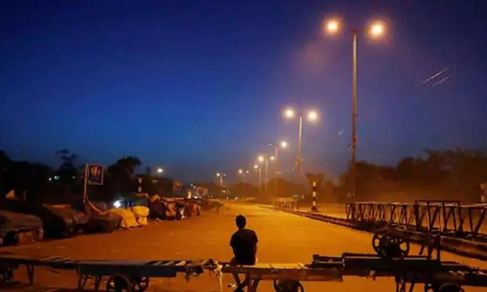 Night Curfew In Tamil Nadu And Bihar