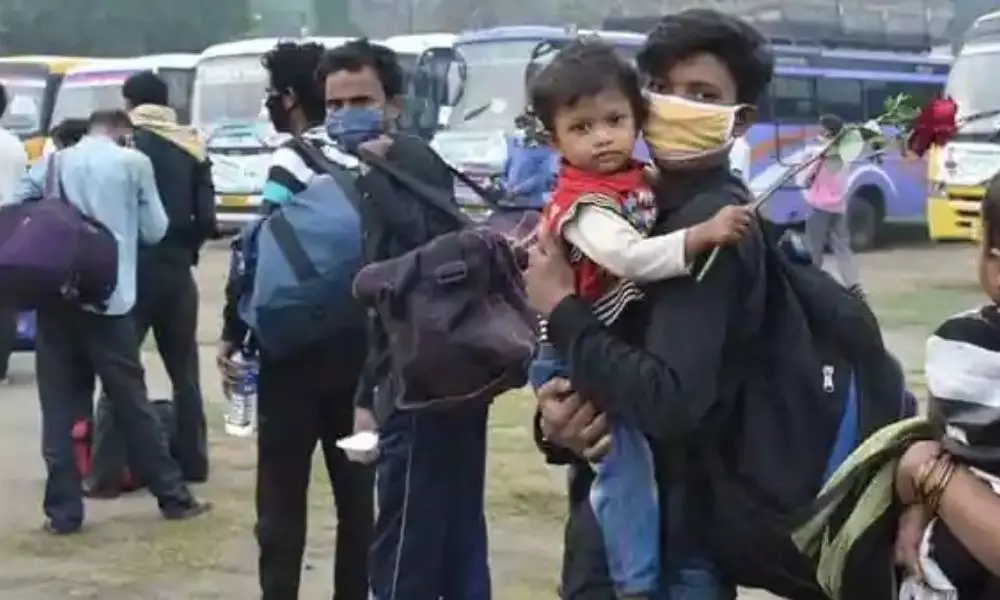 Lockdown: Migrant Workers Leaving Delhi