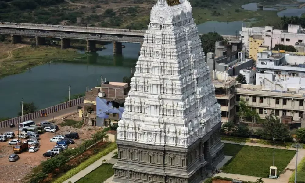 Sixteen Corona Cases Founded In Srikalahasthi Temple