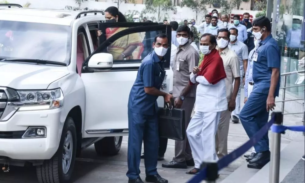 BJP Chief Krishna Sagar Rao Comments that Corona Infected KCR did not Wear PPE kit to Yashoda Hospital