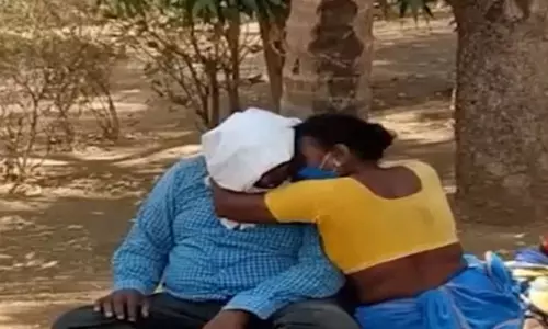 Telangana: son Dies in Front of his Mother in Nizamabad Telangana: son Dies in Front of his Mother in Nizamabad