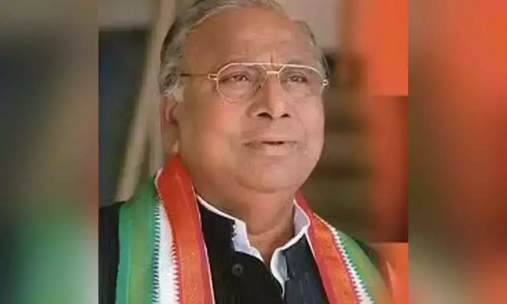 V Hanumantha Rao Slams State and Central Government on Oxygen