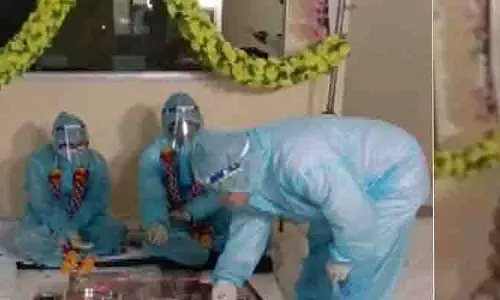 Madhya Pradesh: విచిత్ర బంధం.. పీపీఈ కిట్లు ధరించి పెళ్లి చేసుకున్న జంట