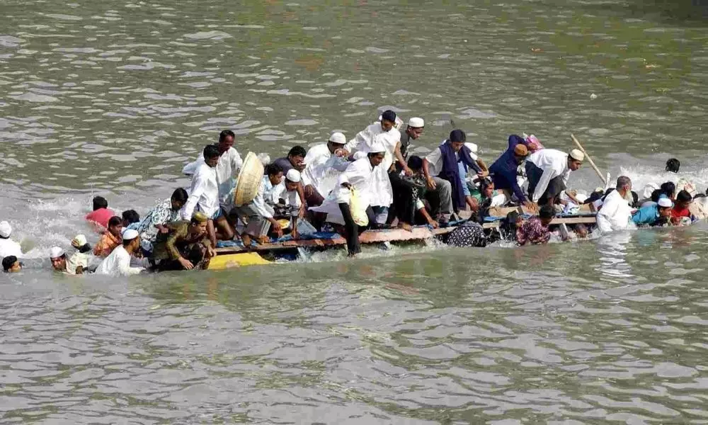 25 People Died in Bangladesh Boat Accident