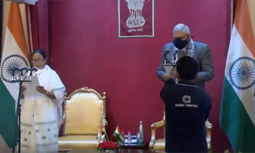 Mamata Banerjee Takes Oath as the Chief Minister of West Bengal Mamata Banerjee Takes Oath as the Chief Minister of West Bengal