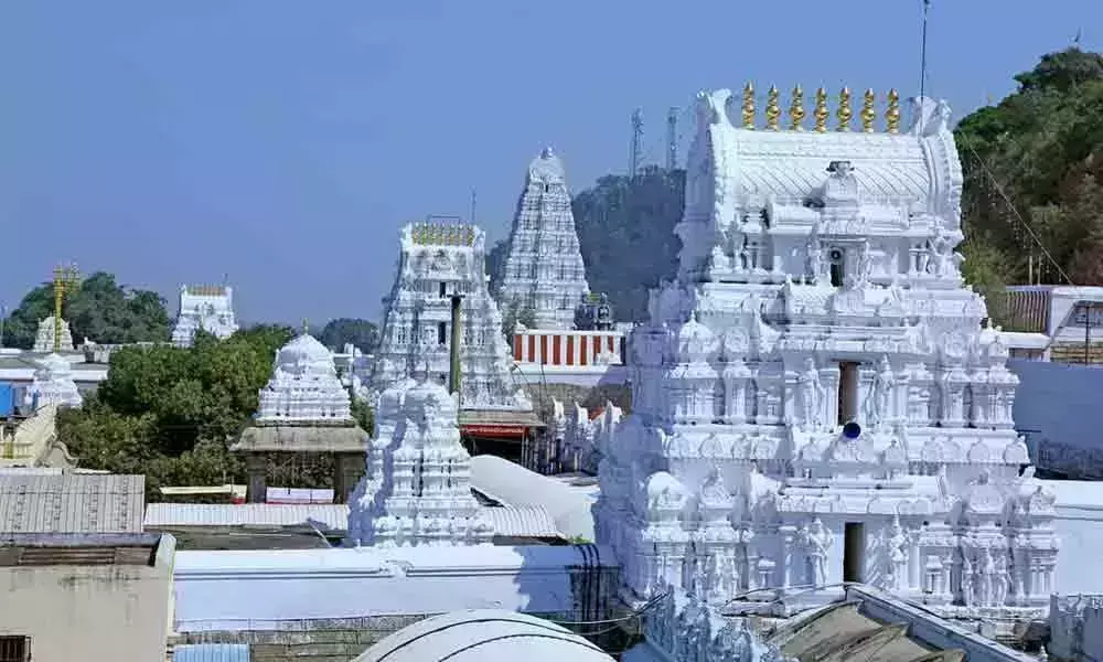 Covid Guidelines set up in Srikalahasti Temple