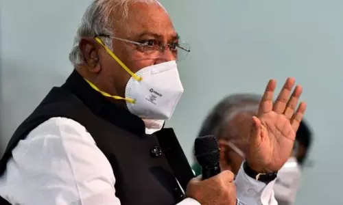 Coronavirus: Mallikarjun Kharge writes to PM Modi, offers 6 Suggestions