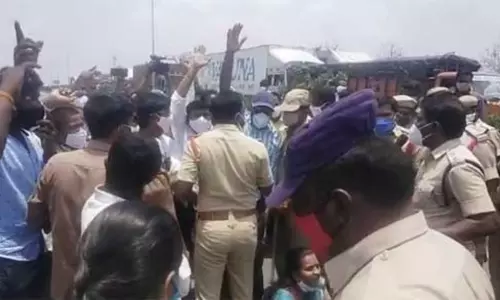 AP Ambulances: Andhra Pradesh People Protest at Pullur Toll Plaza AP Ambulances: Andhra Pradesh People Protest at Pullur Toll Plaza