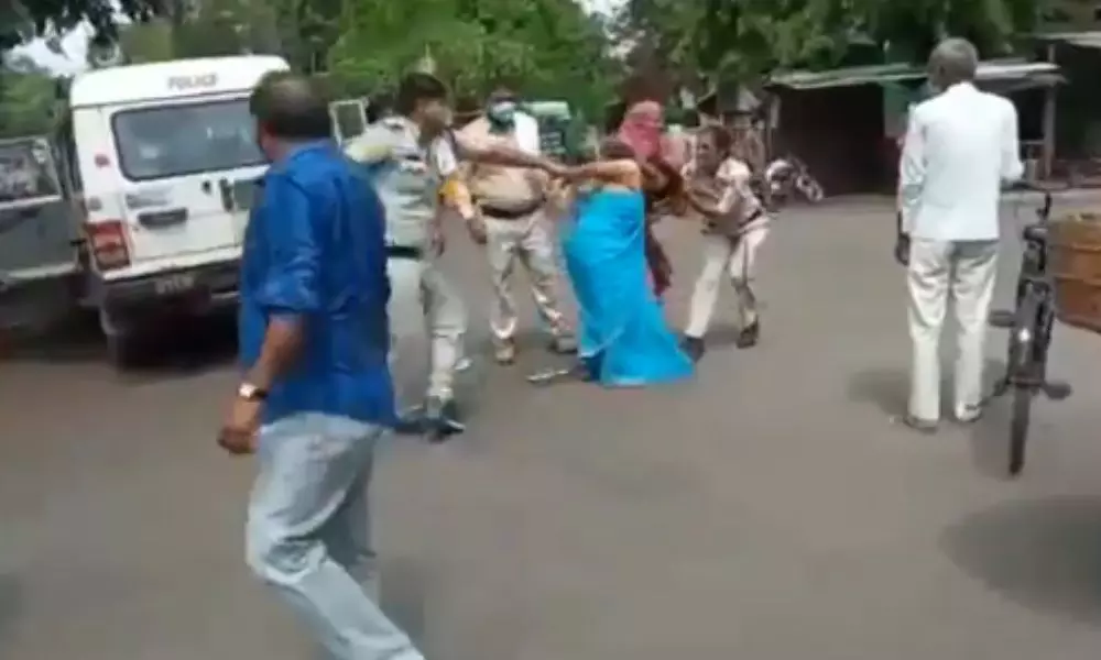 Police Beats Woman in Madhya Pradesh