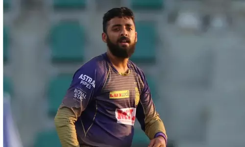 Weakness And Dizziness KKR Player Varun Chakravarthy On COVID-19 Recovery
