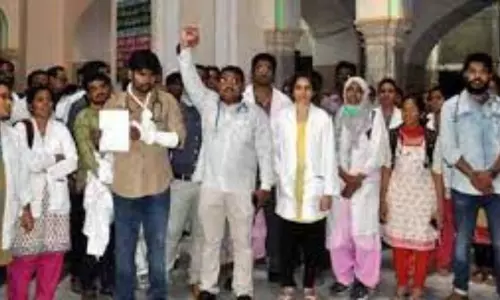 Junior Doctors Negotiations Fails With Govt Protest Continuous in Telangana Junior Doctors Negotiations Fails With Govt Protest Continuous in Telangana
