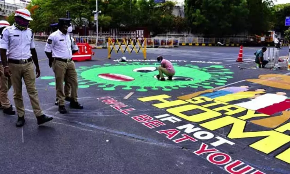 Coronavirus: Traffic police Spreads Message Through Art