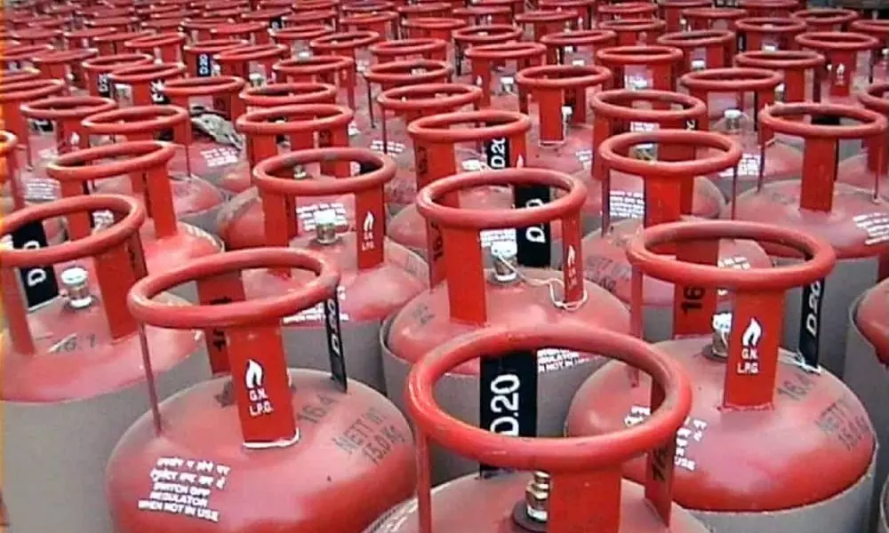 Up to 800 Cash Back on First LPG Gas Cylinder Booking in Paytm Till June 30