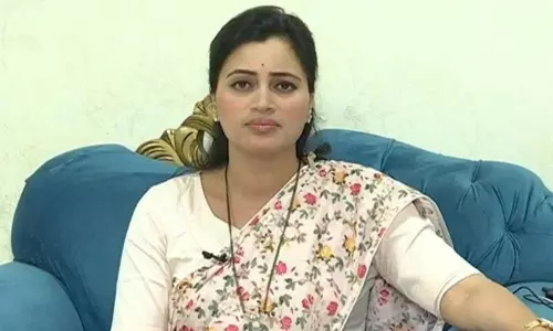 MP Navneet Kaur Fined RS 2 Lakh for Submitting a Fake Caste Certificate MP Navneet Kaur Fined RS 2 Lakh for Submitting a Fake Caste Certificate