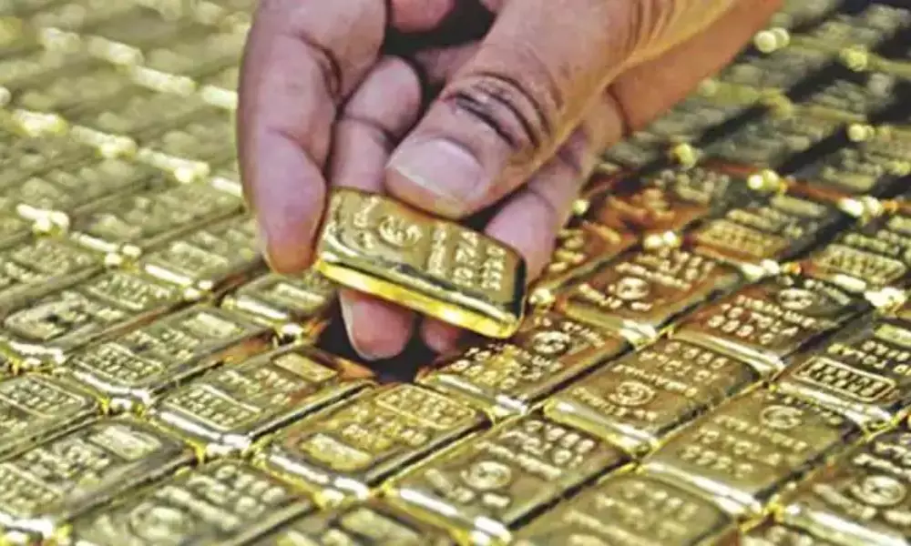 Customs Seizes Gold From Passenger at Kochi Airport