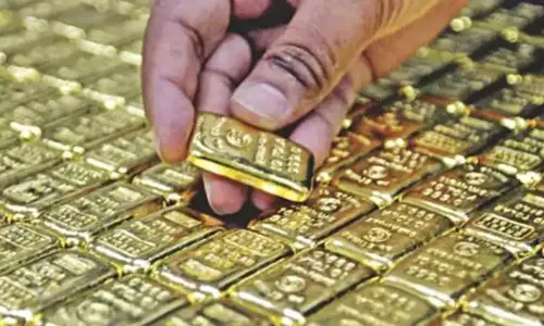 Customs Seizes Gold From Passenger at Kochi Airport