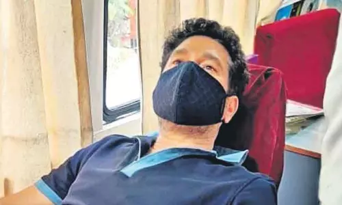 Sachin Tendulkar Donates Blood
