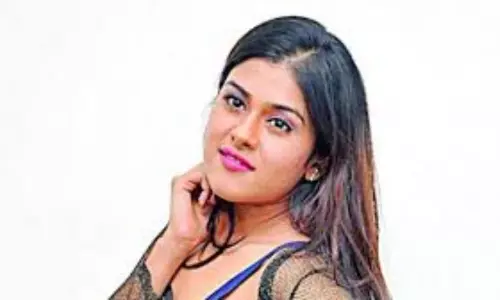 Police Arrests Tollywood Actress Naira Shah in Mumbai Police Arrests Tollywood Actress Naira Shah in Mumbai