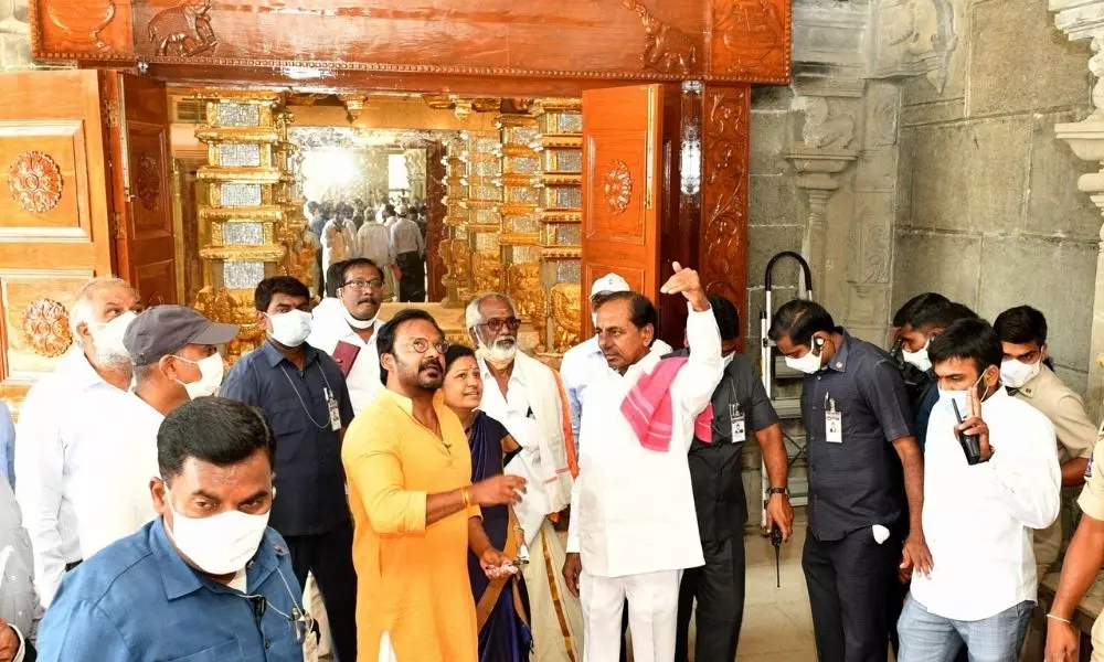 Chief Minister KCR Inspected the Yadadri Workers