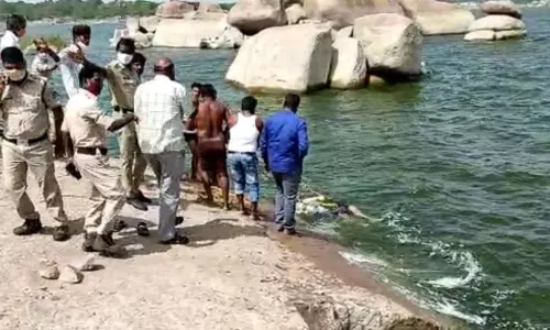 Two Doctors Ends Life in Shamirpet