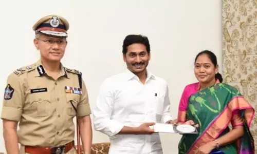 Home Minister Sucharitha and DGP Goutam Sawang Meeting with AP CM Jagan Home Minister Sucharitha and DGP Goutam Sawang Meeting with AP CM Jagan