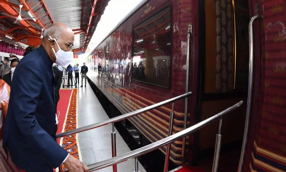 President Kovind Boards a Special Train From Safdarjung Railway Station to Kanpur