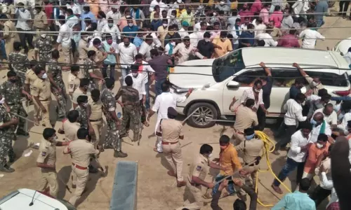 Nizamabad Turmeric Farmers protest Against MP Arvind