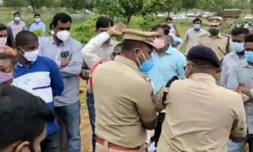 Farmers Protest Against Minister Malla Reddy