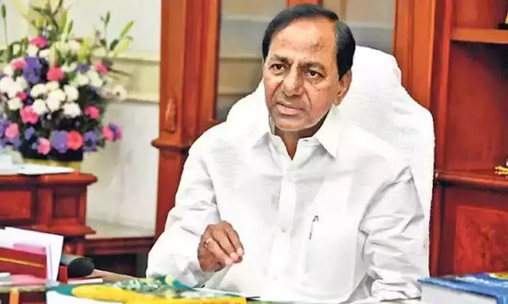 CM KCR Announce the 5 Lakh Insurance scheme to Handloom Workers