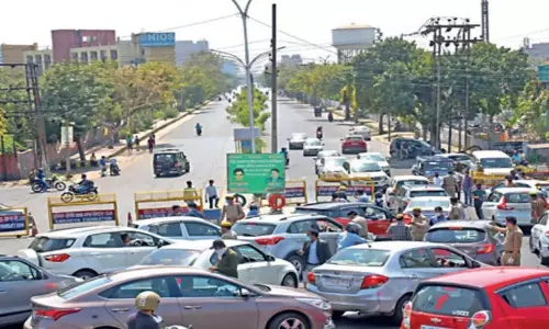 Heavy Vehicles on Roads in Delhi Due to Unlock Heavy Vehicles on Roads in Delhi Due to Unlock