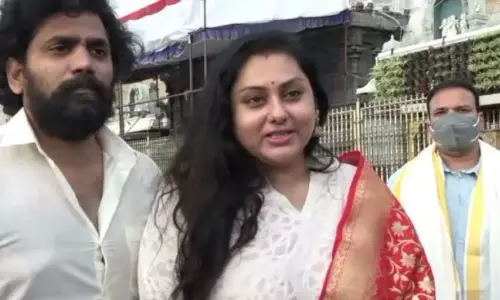 Actress Namitha Couple Visits Tirumala