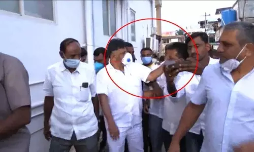 Karnataka Congress Chief DK Shiva Kumar Slaps Activist