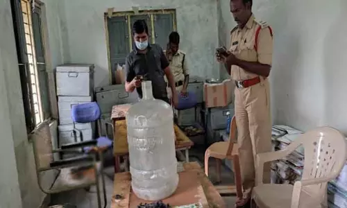 Samvli Village Sarpanch Who Poured Petrol on The Officer And Set Him on Fire