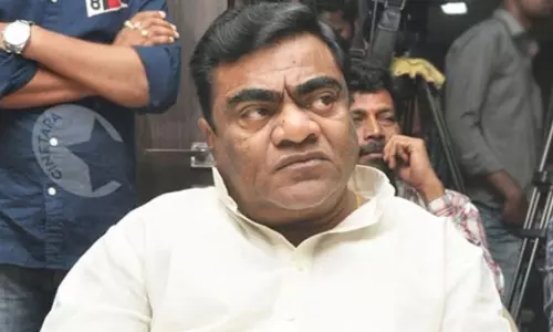 Babu Mohan Comments On Revanth Reddy About The Vote For Note case Was Made Congress Chief