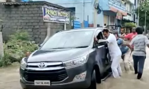 MLA Sudheer Reddy Car Trapped in Flood Water in Hasthinapuram Division