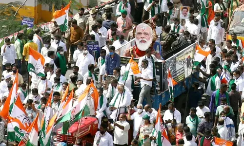 Hyderabad: రాజ్‌భవన్ దగ్గర 1000 మంది పోలీసులతో భారీ భద్రత