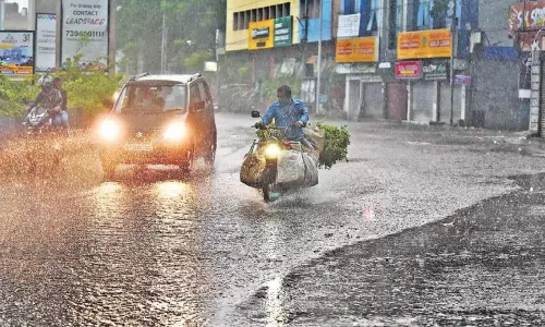 Heavy Rains in Telangana till 23rd July 2021 due to Low Pressure in Bay of Bengal Heavy Rains in Telangana till 23rd July 2021 due to Low Pressure in Bay of Bengal