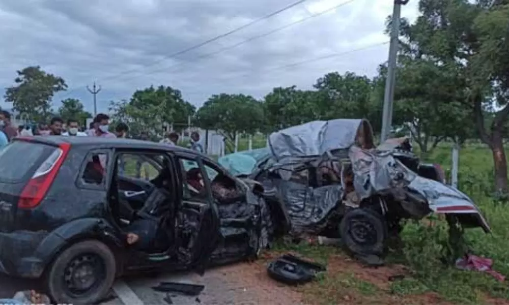 Eight People Lost Life in Road Accident at Nagar Kurnool