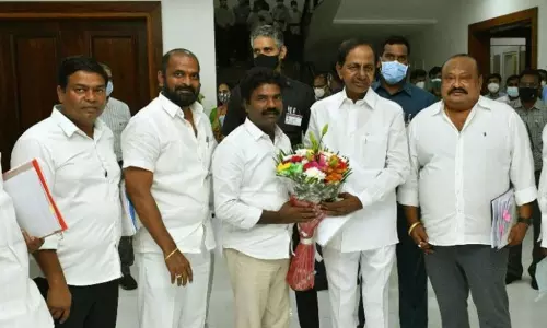 KCR Gives Last Warning to Rasamayi Balakishan